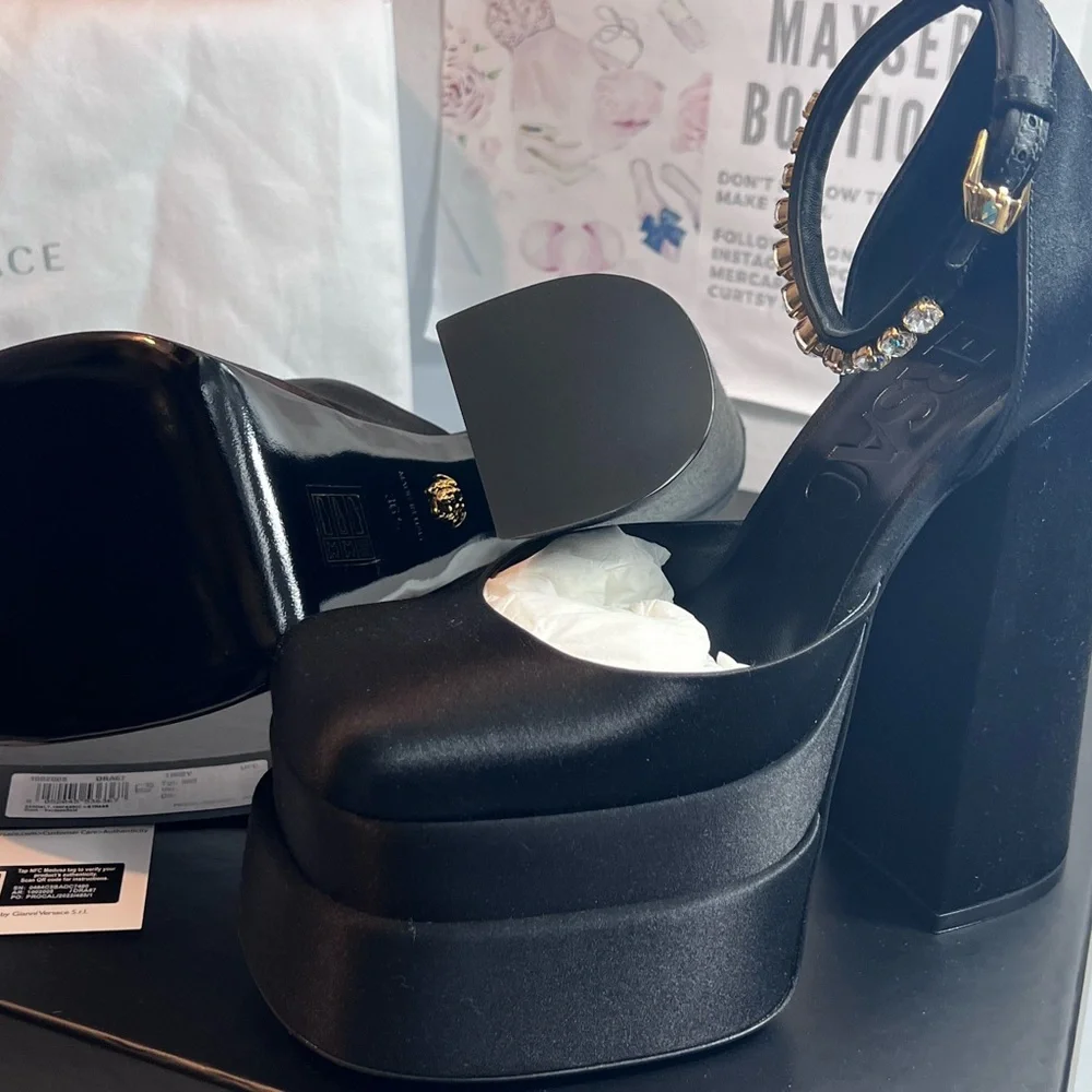 VERSACE MEDUSA AEVITAS PLATFORM PUMPS black summer casual party wedding style